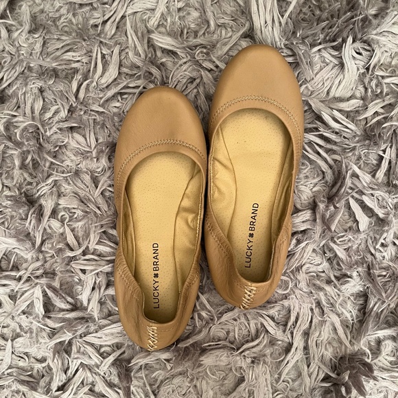 Lucky Brand tan flats 8 comfortable shoes - Picture 2 of 6